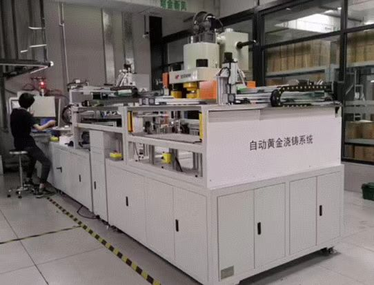 Gold automatic pouring system